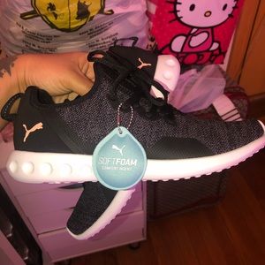 Brand new Women’s Puma sneakers